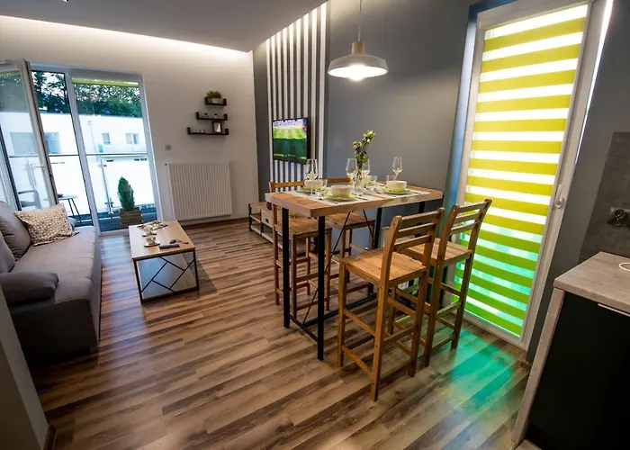 Kustronia Z Garazem شقة بييلسكو بياوا